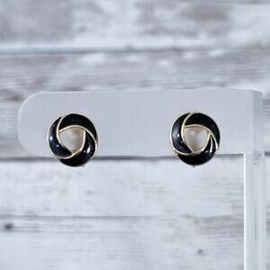 Vintage Trifari Clip On Earrings Dainty Black & Gold Tone